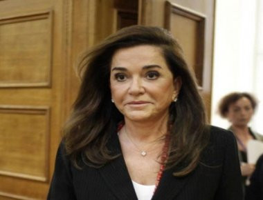 Η Ντόρα ζητά η Κυβέρνηση να ξεκαθαρίσει την θέση της για το ζήτημα των Σκοπίων